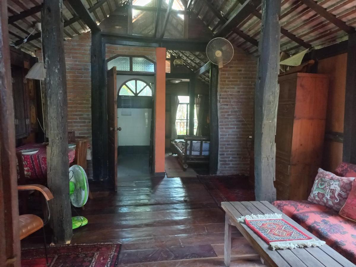 Отель Teak House Чиангмай Экстерьер фото
